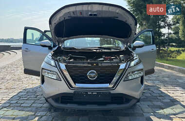 Внедорожник / Кроссовер Nissan Rogue 2021 в 