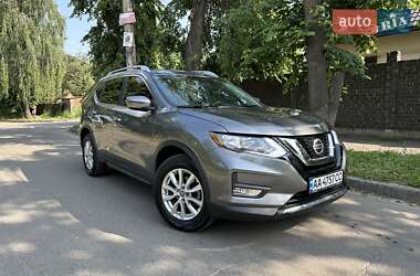 Внедорожник / Кроссовер Nissan Rogue 2018 в 