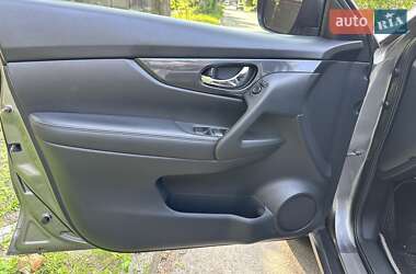 Внедорожник / Кроссовер Nissan Rogue 2018 в 