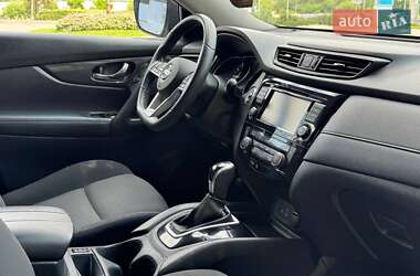 Внедорожник / Кроссовер Nissan Rogue 2019 в 