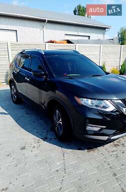 Внедорожник / Кроссовер Nissan Rogue 2018 в 