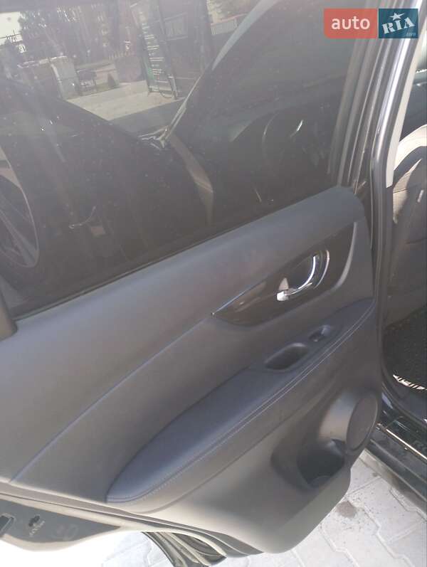 Позашляховик / Кросовер Nissan Rogue 2018 в Таращі