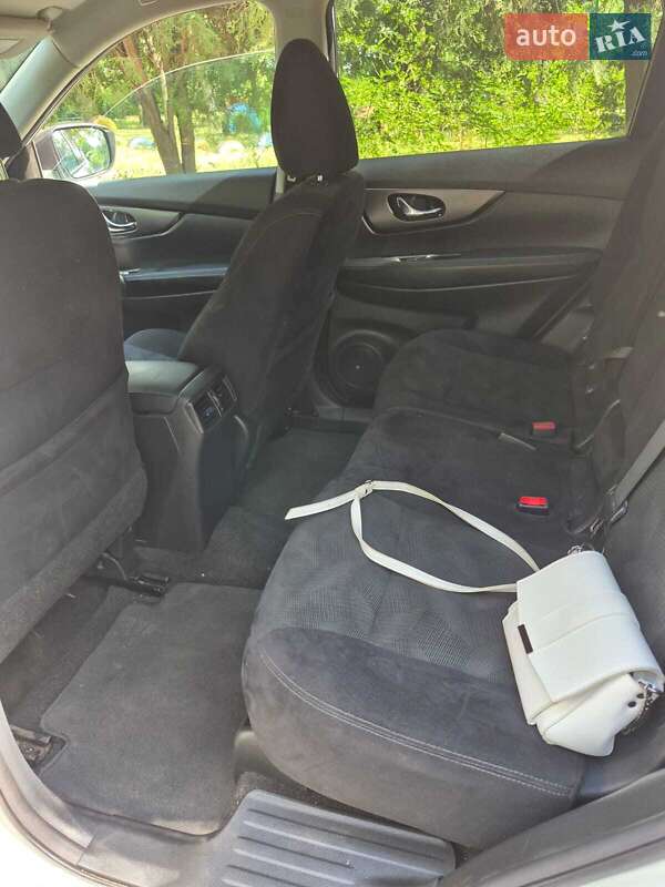 Позашляховик / Кросовер Nissan Rogue 2016 в Запоріжжі фото 9 Позашляховик / Кросовер Nissan Rogue 2016 в Запоріжжі