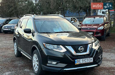 Позашляховик / Кросовер Nissan Rogue 2017 в Львові
