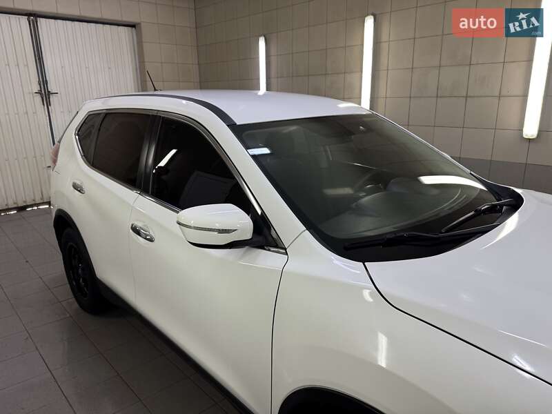 Позашляховик / Кросовер Nissan Rogue 2015 в Умані