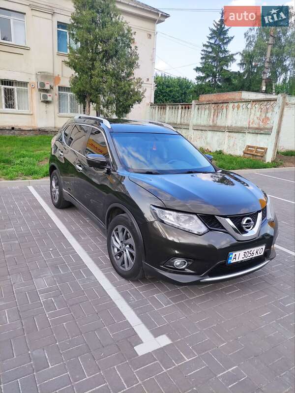 Внедорожник / Кроссовер Nissan Rogue 2016 в 