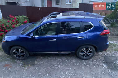 Внедорожник / Кроссовер Nissan Rogue 2017 в 