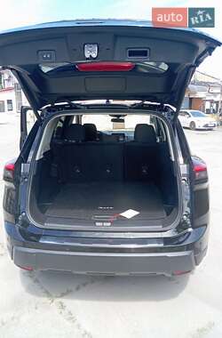 Позашляховик / Кросовер Nissan Rogue 2024 в 