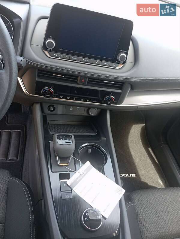 Внедорожник / Кроссовер Nissan Rogue 2024 в Киеве