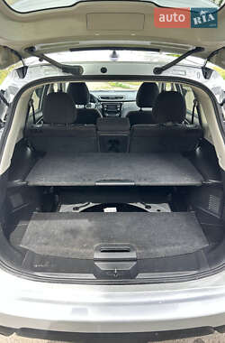 Внедорожник / Кроссовер Nissan Rogue 2015 в 