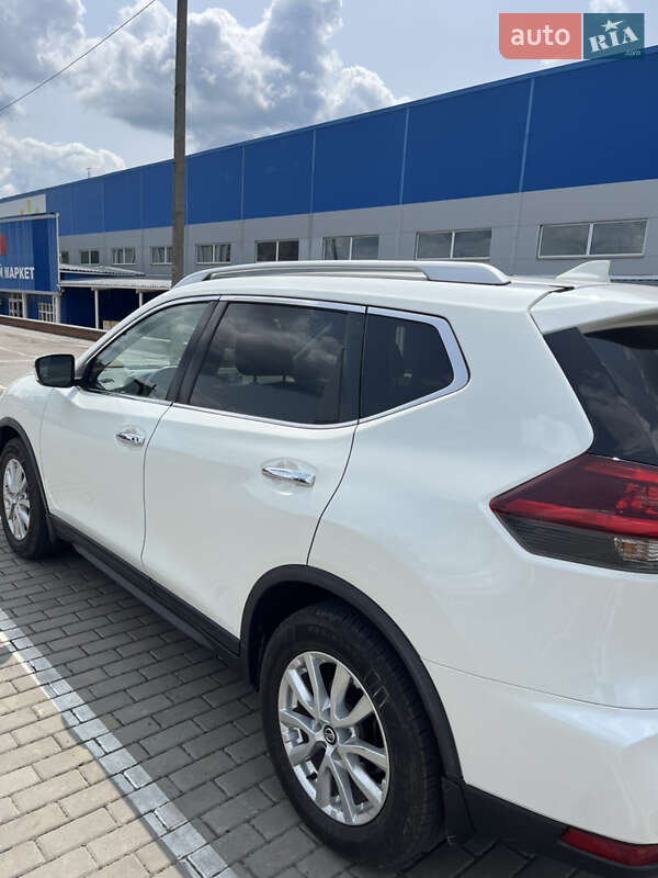 Позашляховик / Кросовер Nissan Rogue 2018 в Ромнах