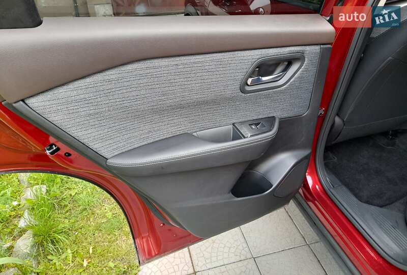 Позашляховик / Кросовер Nissan Rogue 2022 в Чернігові