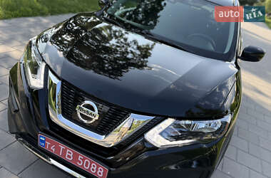 Внедорожник / Кроссовер Nissan Rogue 2019 в 