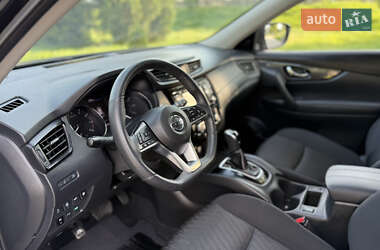 Внедорожник / Кроссовер Nissan Rogue 2019 в 