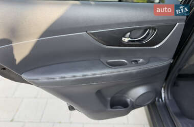 Внедорожник / Кроссовер Nissan Rogue 2019 в 