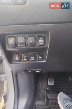 Позашляховик / Кросовер Nissan Rogue 2014 в 
