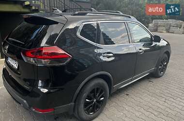 Внедорожник / Кроссовер Nissan Rogue 2017 в 