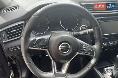 Внедорожник / Кроссовер Nissan Rogue 2017 в 