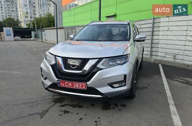 Внедорожник / Кроссовер Nissan Rogue 2017 в Харькове