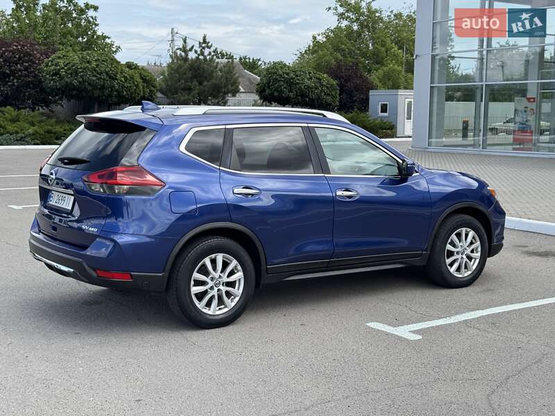 Позашляховик / Кросовер Nissan Rogue 2017 в Полтаві