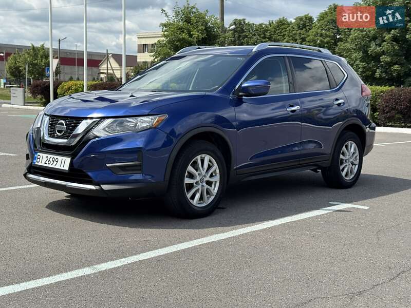 Позашляховик / Кросовер Nissan Rogue 2017 в Полтаві