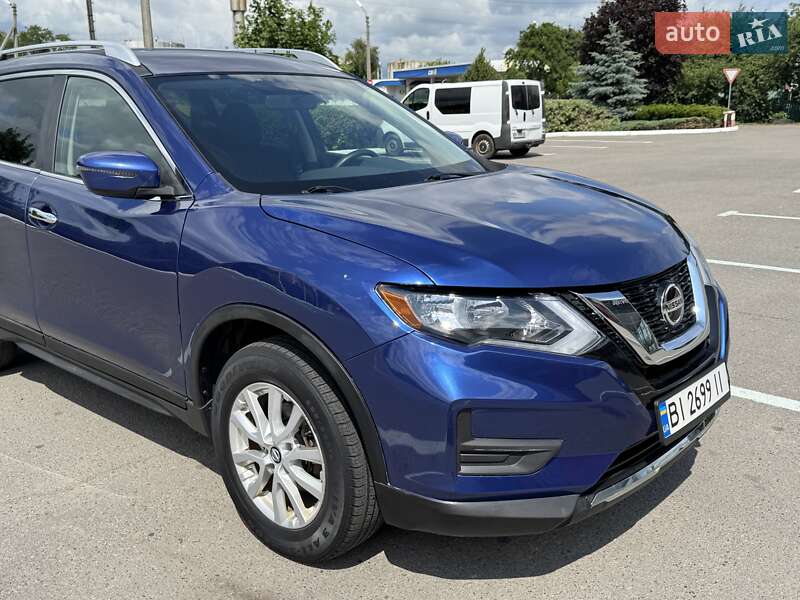 Позашляховик / Кросовер Nissan Rogue 2017 в Полтаві