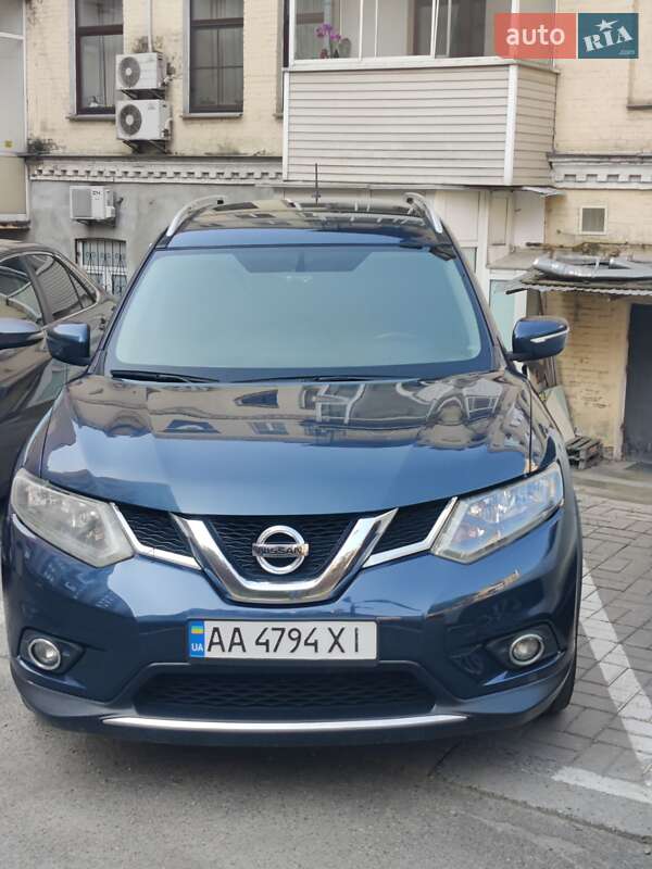 Внедорожник / Кроссовер Nissan Rogue 2016 в Киеве