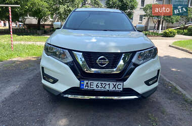 Внедорожник / Кроссовер Nissan Rogue 2017 в Першотравенске