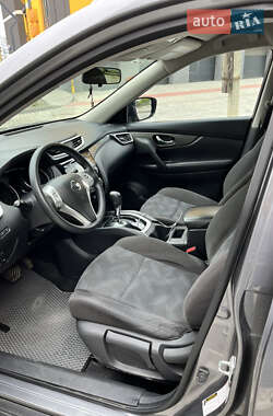Внедорожник / Кроссовер Nissan Rogue 2015 в 