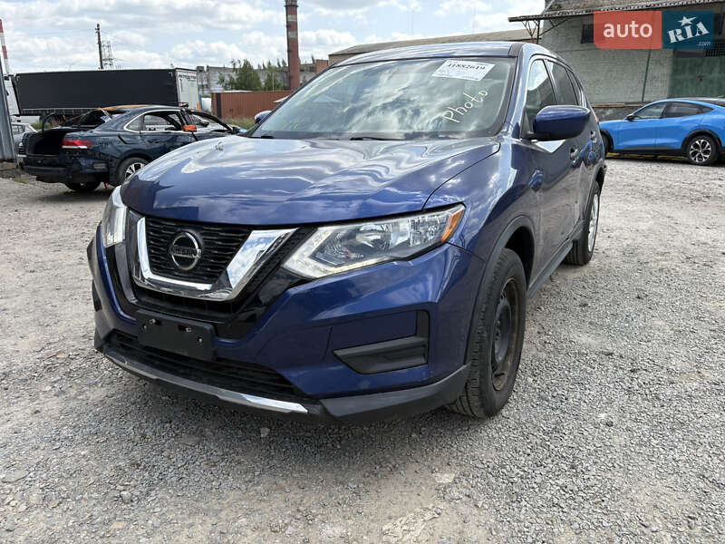 Внедорожник / Кроссовер Nissan Rogue 2017 в 