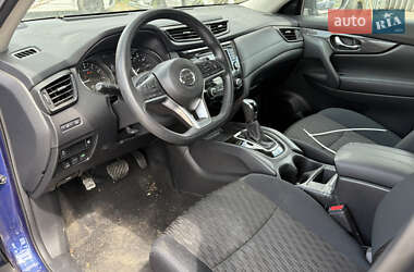 Внедорожник / Кроссовер Nissan Rogue 2017 в 