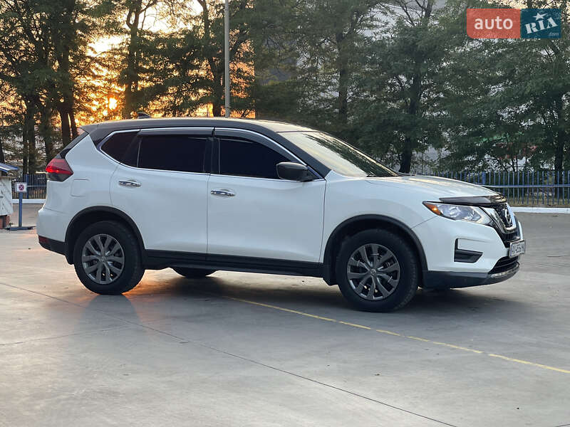 Внедорожник / Кроссовер Nissan Rogue 2017 в Одессе
