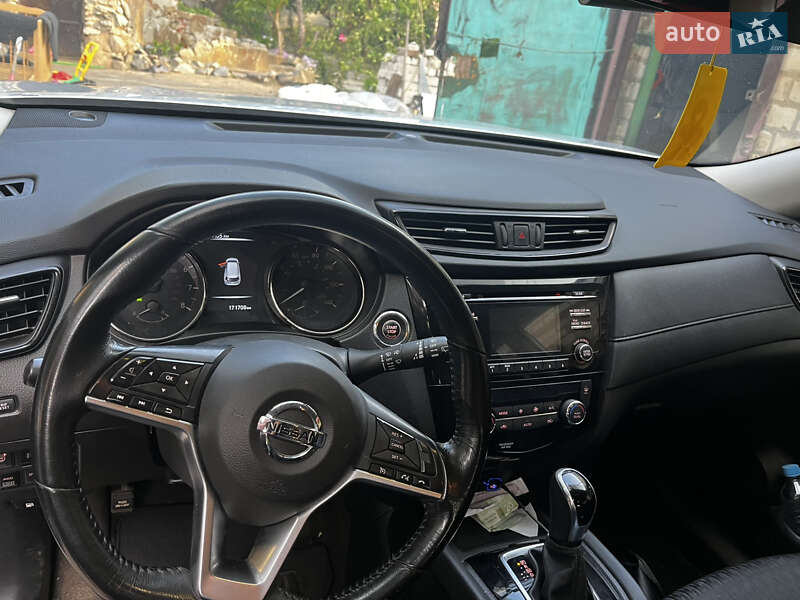 Позашляховик / Кросовер Nissan Rogue 2017 в Харкові