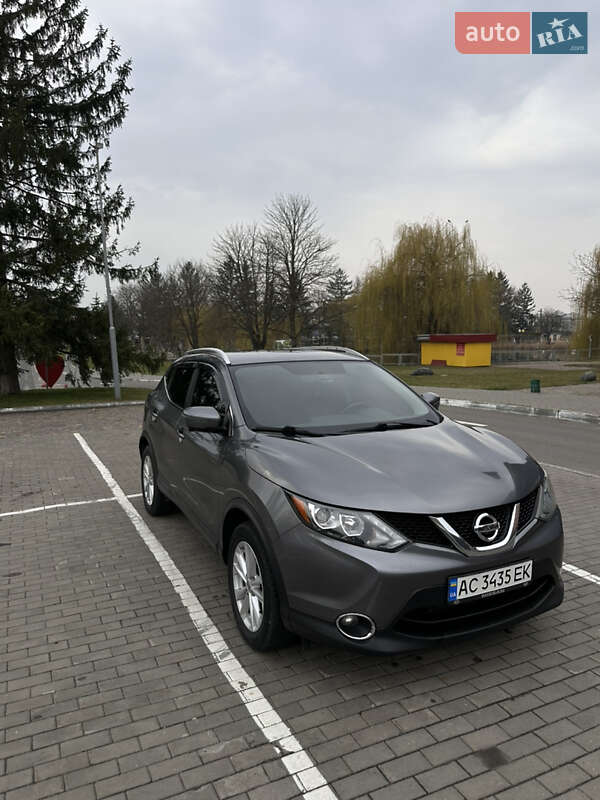 Внедорожник / Кроссовер Nissan Rogue 2017 в Луцке