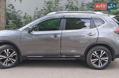 Позашляховик / Кросовер Nissan Rogue 2017 в Кривому Розі