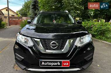 Внедорожник / Кроссовер Nissan Rogue 2016 в 