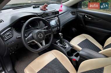 Внедорожник / Кроссовер Nissan Rogue 2016 в 