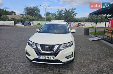 Внедорожник / Кроссовер Nissan Rogue 2017 в Полтаве