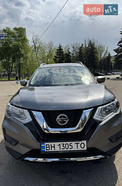 Внедорожник / Кроссовер Nissan Rogue 2018 в 
