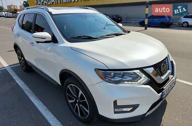 Внедорожник / Кроссовер Nissan Rogue 2016 в Киеве