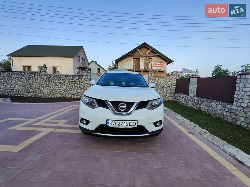 Позашляховик / Кросовер Nissan Rogue 2016 в Києві