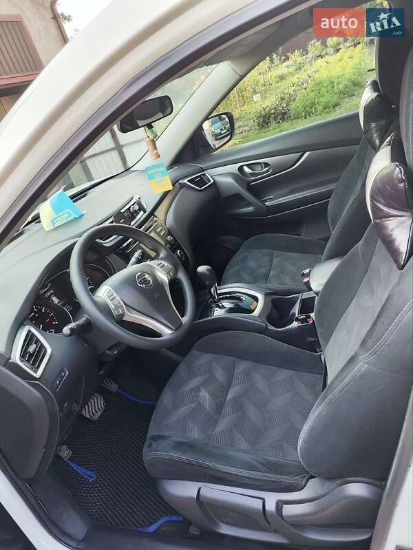 Позашляховик / Кросовер Nissan Rogue 2016 в Києві