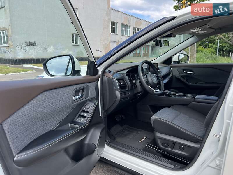 Внедорожник / Кроссовер Nissan Rogue 2020 в Ровно