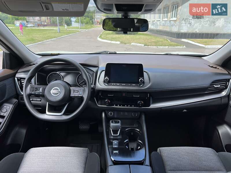 Внедорожник / Кроссовер Nissan Rogue 2020 в Ровно