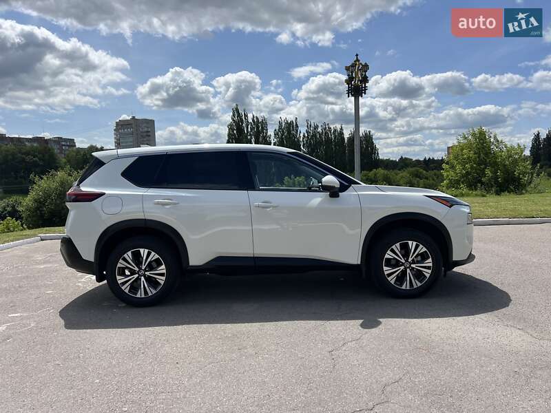 Внедорожник / Кроссовер Nissan Rogue 2020 в Ровно
