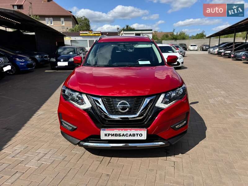 Внедорожник / Кроссовер Nissan Rogue 2017 в Кривом Роге