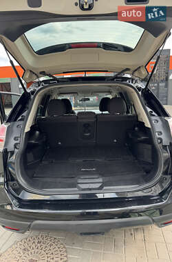 Внедорожник / Кроссовер Nissan Rogue 2016 в 
