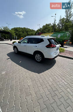 Внедорожник / Кроссовер Nissan Rogue 2017 в Кременчуге