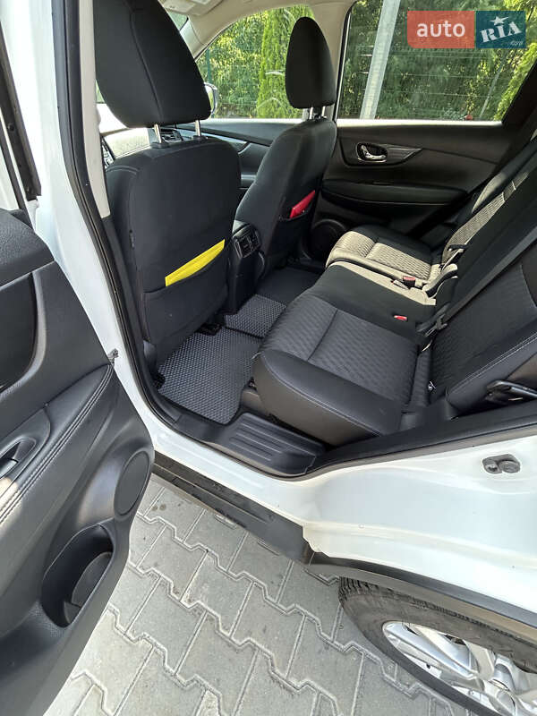 Позашляховик / Кросовер Nissan Rogue 2017 в Кременчуці