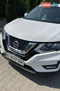 Внедорожник / Кроссовер Nissan Rogue 2017 в Кременчуге